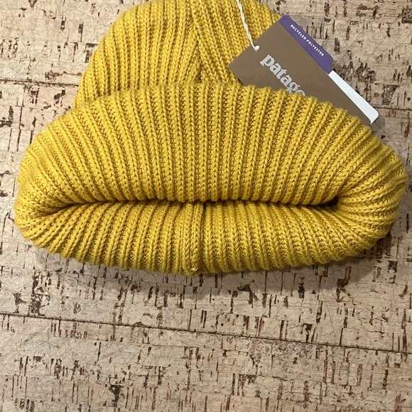 Patagonia fisherman’s roll beanie - Picture 2 of 6
